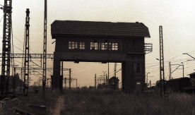 "Nastawnia stacji Pyskowice koło Gliwic (stan likwidacji)", 19.08.1992. Fot. Czesław...